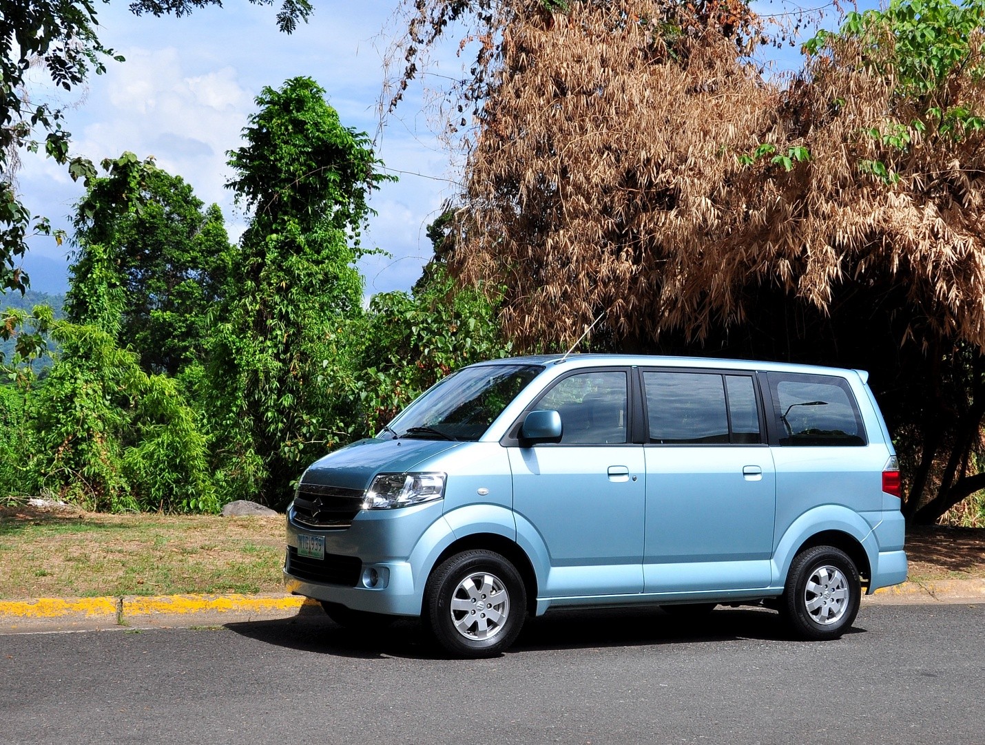 Spesifikasi Mobil APV