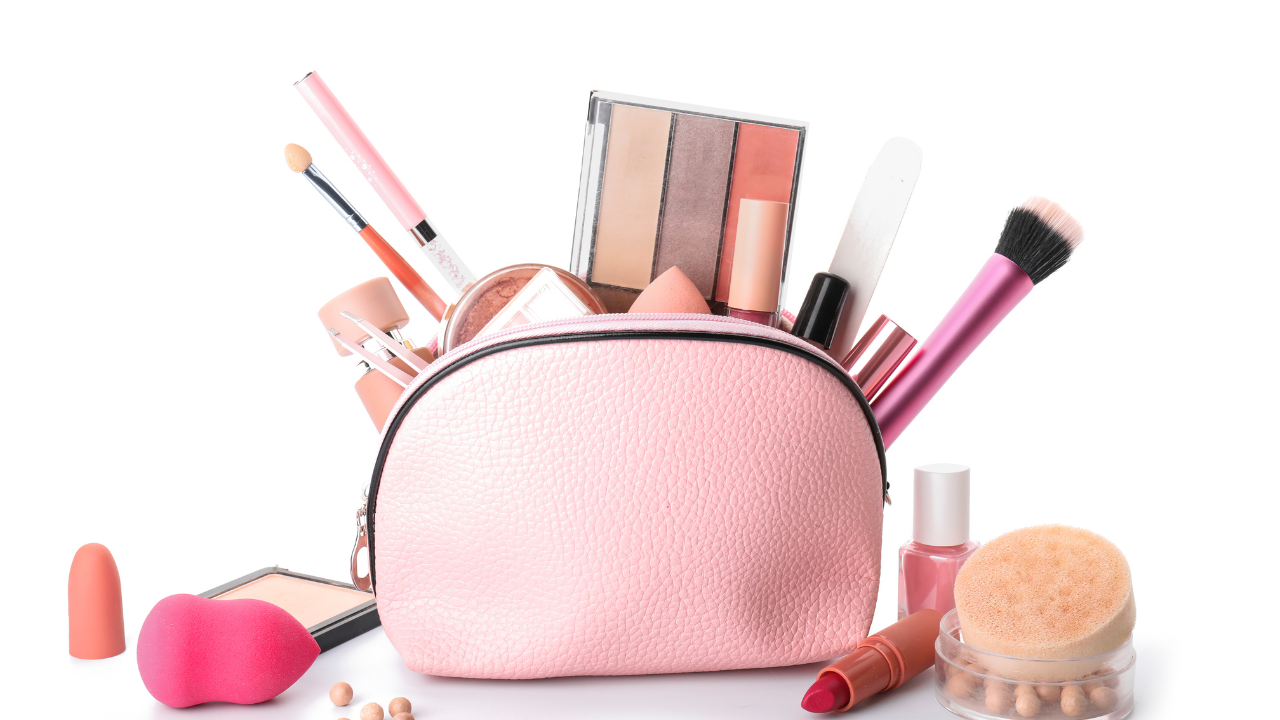 tas make up traveling