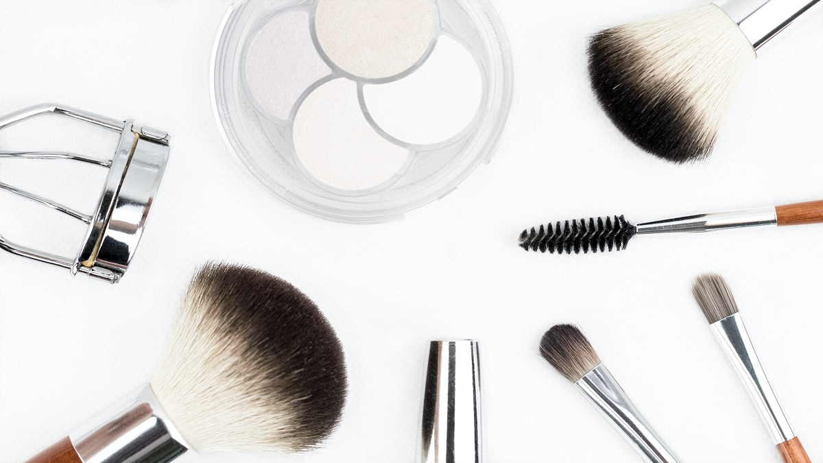 perlengkapan make up pemula